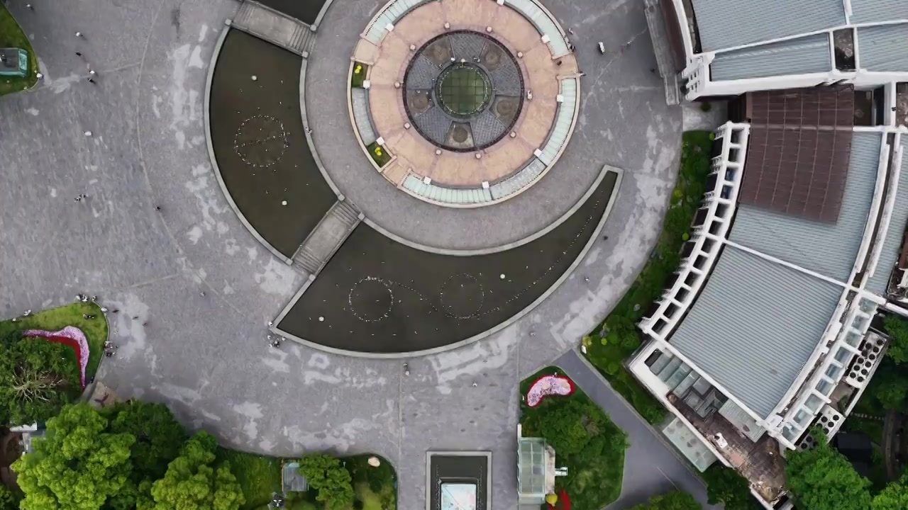 航拍浙江杭州京杭大运河拱宸桥及桥西历史文化街区视频素材画面4