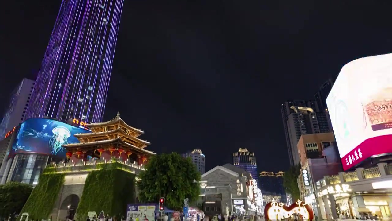 广西南宁中山路步行街美食街骑楼老街视频素材画面3