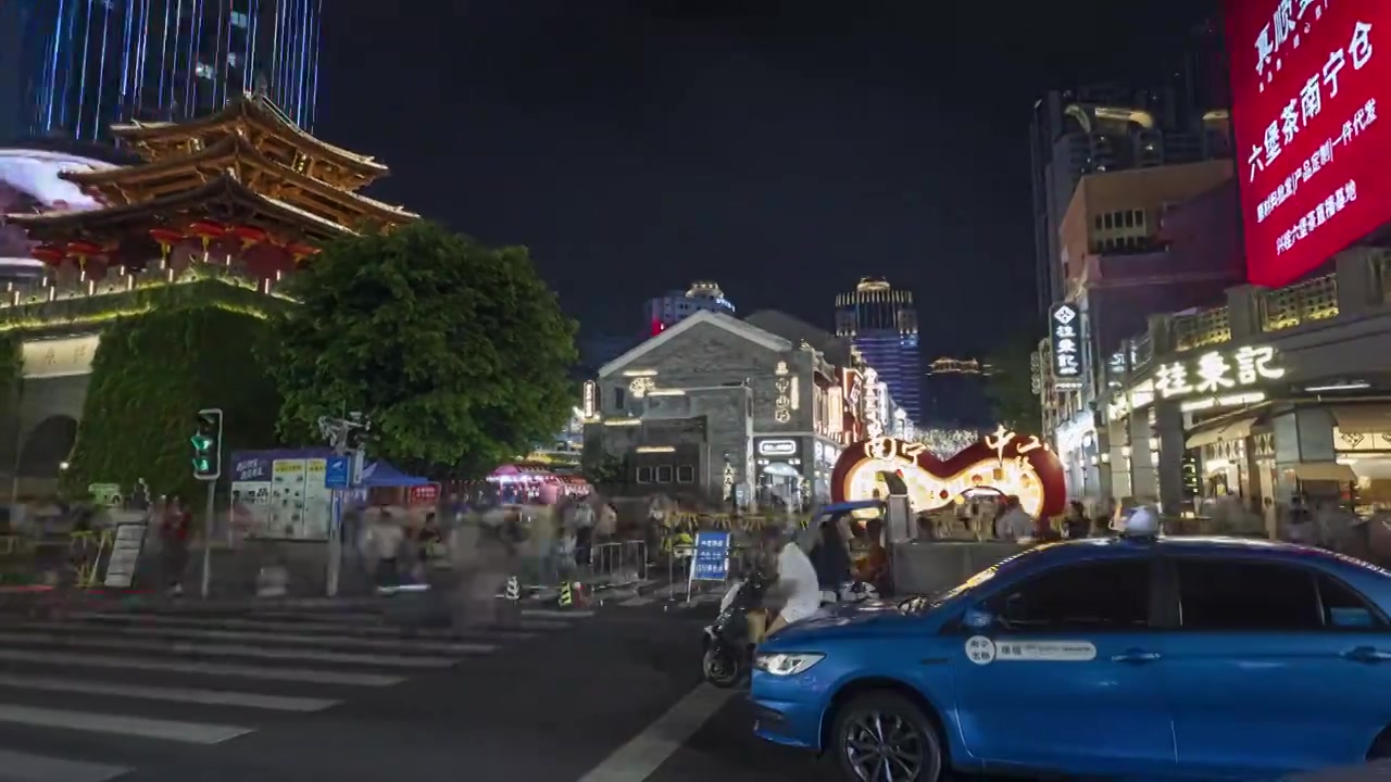 广西南宁中山路步行街美食街骑楼老街视频素材画面3