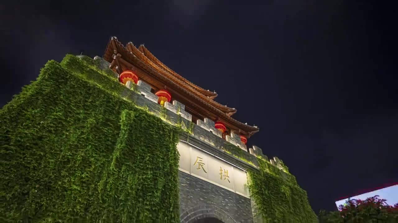 广西南宁中山路步行街美食街骑楼老街视频素材画面1