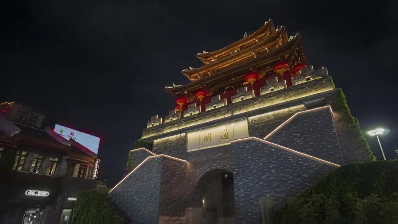 广西南宁中山路步行街美食街骑楼老街视频素材画面1