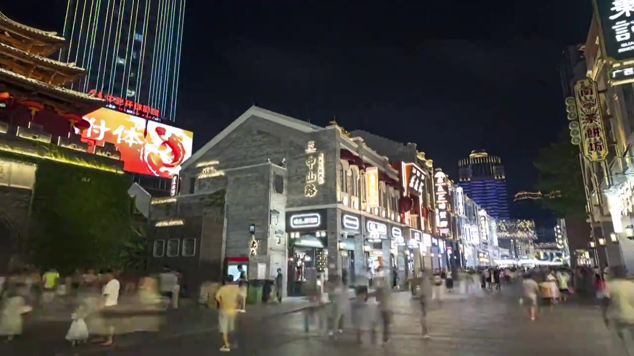 广西南宁中山路步行街美食街骑楼老街视频素材画面3