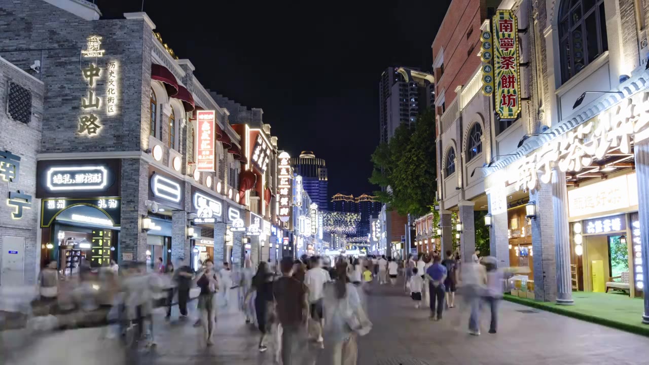 广西南宁中山路步行街美食街骑楼老街视频素材画面3