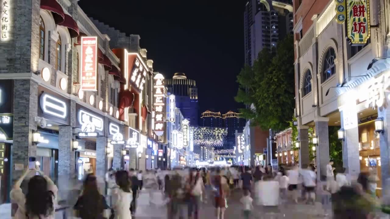 广西南宁中山路步行街美食街骑楼老街视频素材画面1
