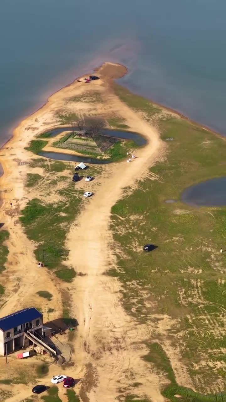 航拍湖南益阳来仪湖国家湿地公园及田野视频素材画面1