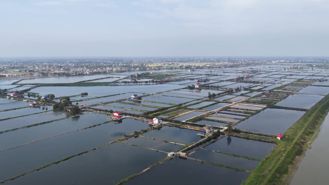 航拍湖南益阳来仪湖国家湿地公园及田野视频素材画面3