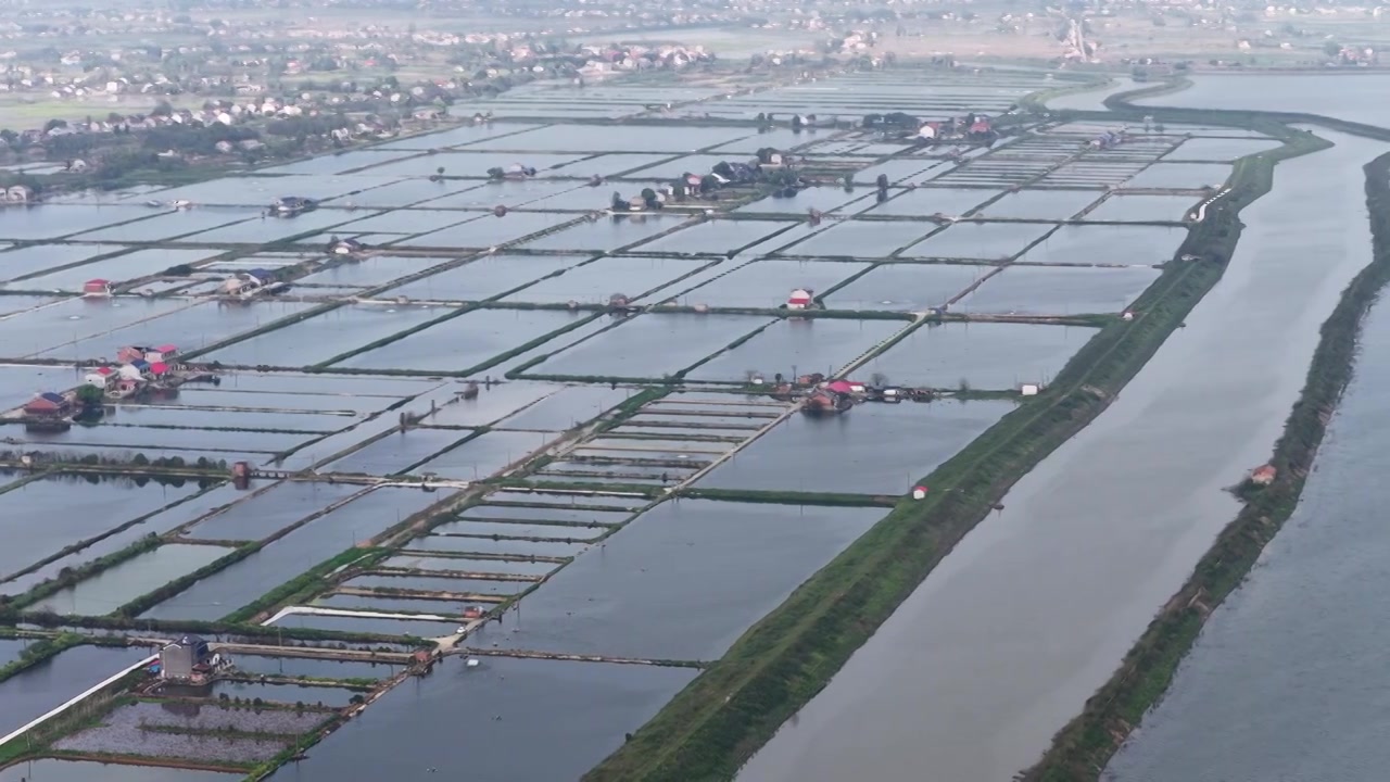 航拍湖南益阳来仪湖国家湿地公园及田野视频素材画面3
