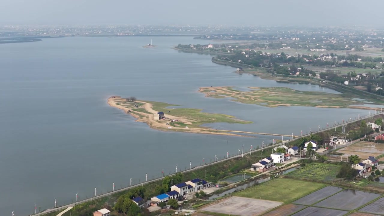 航拍湖南益阳来仪湖国家湿地公园及田野视频素材画面3