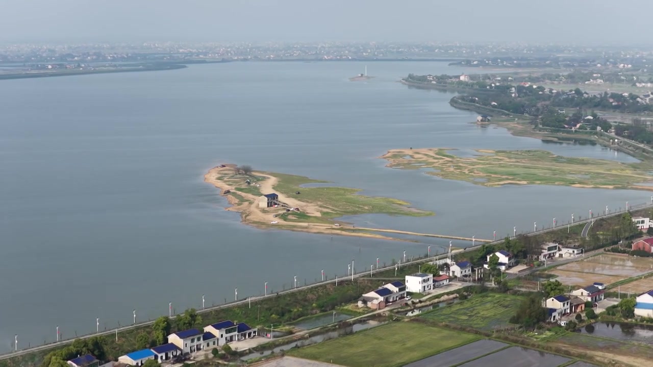 航拍湖南益阳来仪湖国家湿地公园及田野视频素材画面4