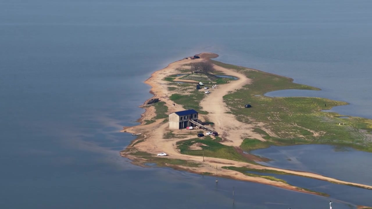 航拍湖南益阳来仪湖国家湿地公园及田野视频素材画面4