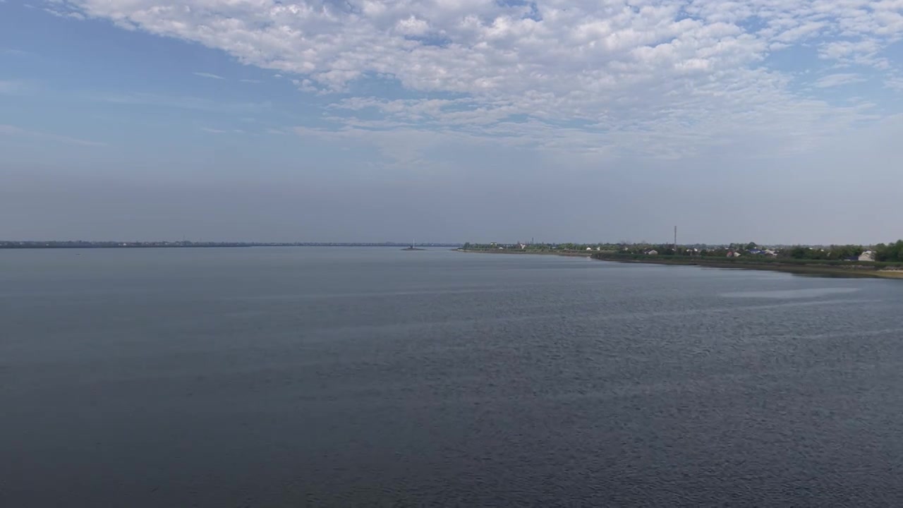 航拍湖南益阳来仪湖国家湿地公园及田野视频素材画面1