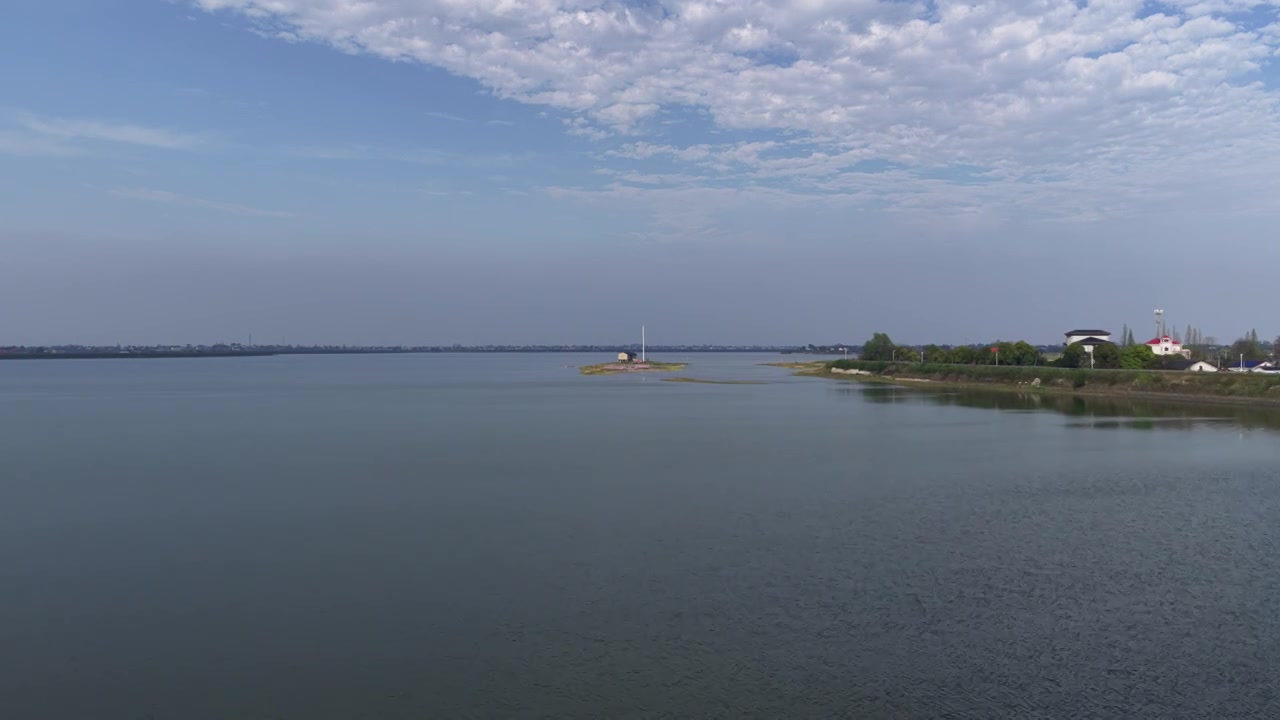 航拍湖南益阳来仪湖国家湿地公园及田野视频素材画面3