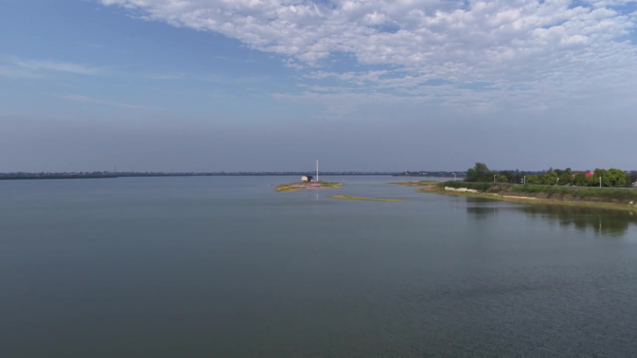 航拍湖南益阳来仪湖国家湿地公园及田野视频素材画面4