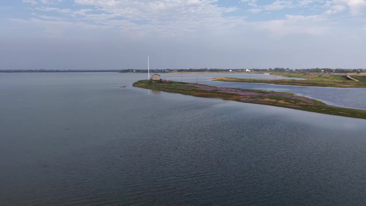 航拍湖南益阳来仪湖国家湿地公园及田野视频素材画面3