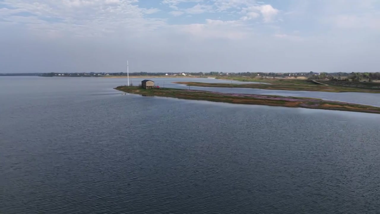 航拍湖南益阳来仪湖国家湿地公园及田野视频素材画面4