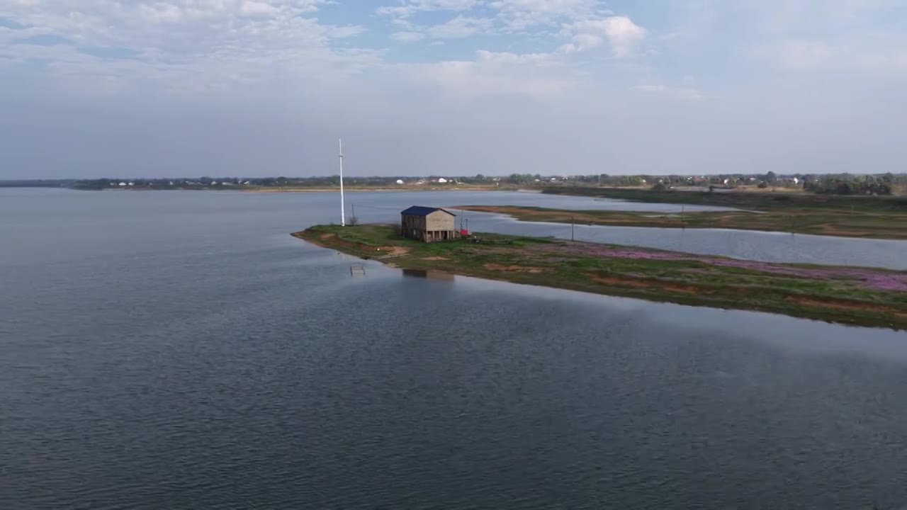 航拍湖南益阳来仪湖国家湿地公园及田野视频素材画面1