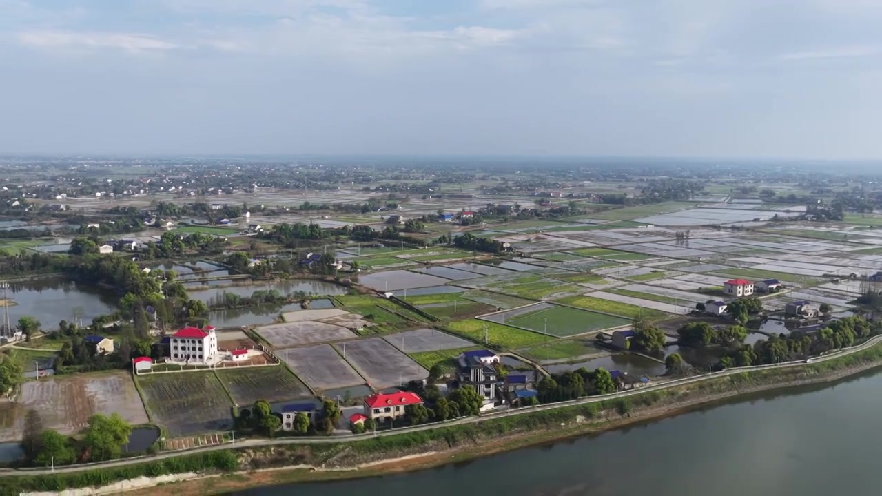 航拍湖南益阳来仪湖国家湿地公园及田野视频素材画面4
