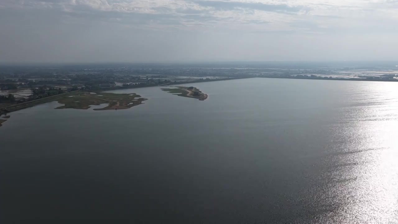 航拍湖南益阳来仪湖国家湿地公园及田野视频素材画面3