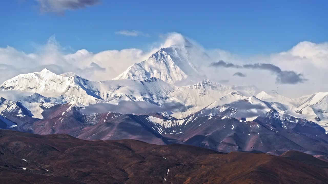 西藏珠穆朗玛峰延时8k视频素材画面1