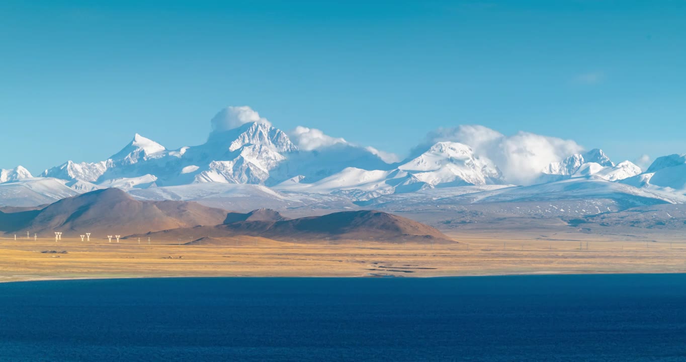 西藏 高原 雪山 希夏邦马峰 湖泊 佩枯措 天空 云 云景 风景 延时摄影视频素材画面1