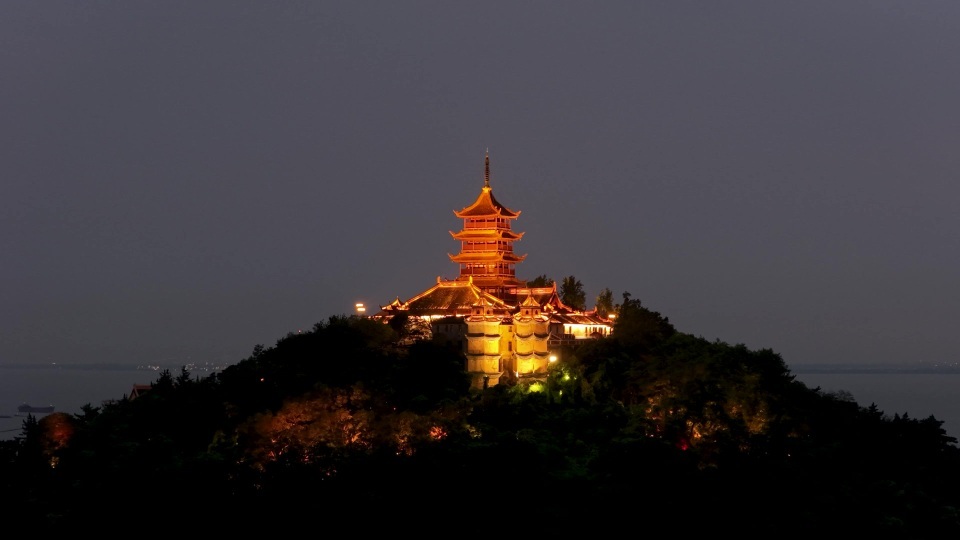 古寺夜景灯光秀视频素材画面3