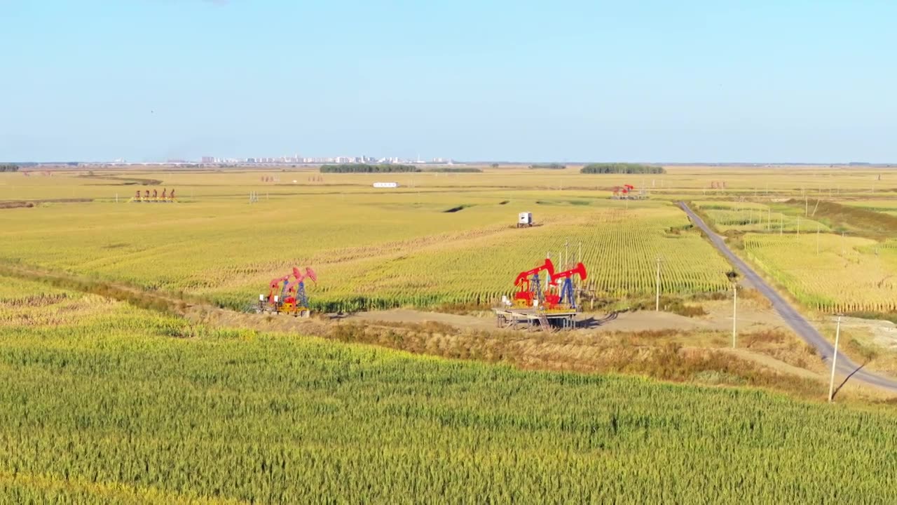 石油开采视频素材画面1