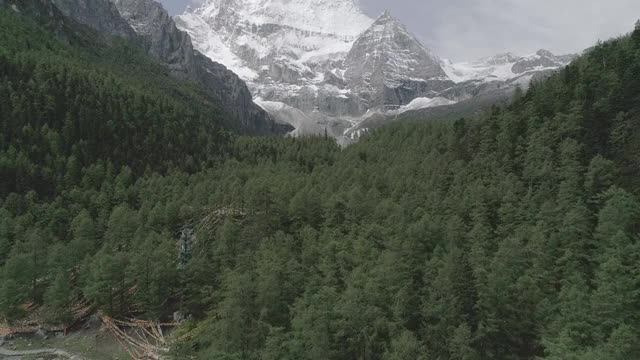 四川省稻城亚丁雪山视频素材