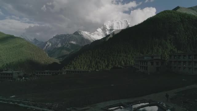 四川省稻城亚丁雪山视频素材