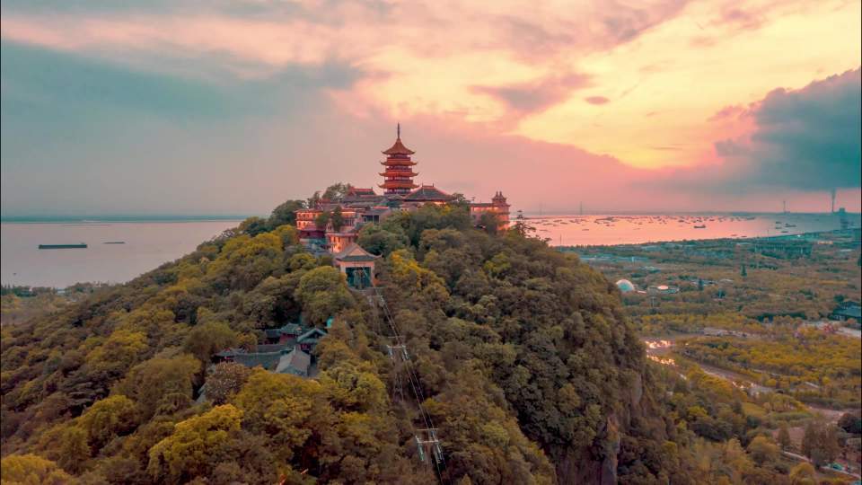 南通五山森林公园航拍支云塔狼山顶视频素材画面4