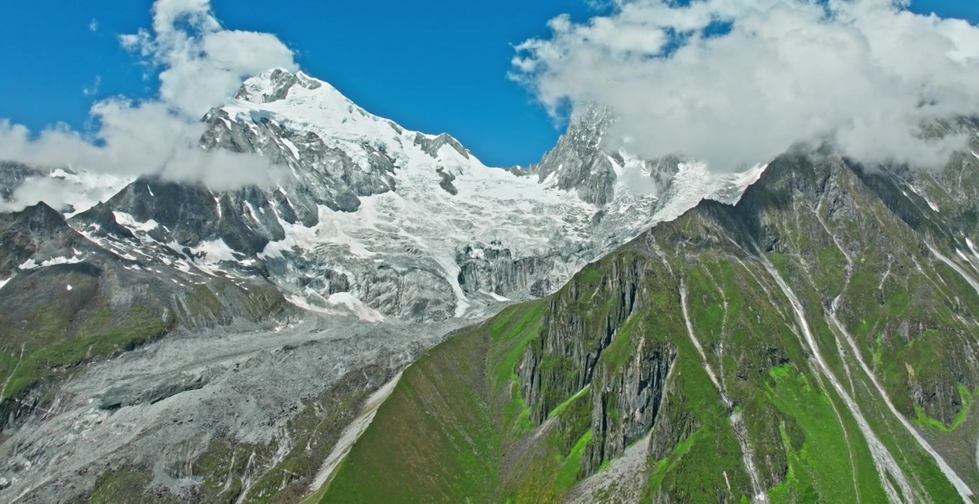 壮丽的雪山冰川风光视频素材画面4