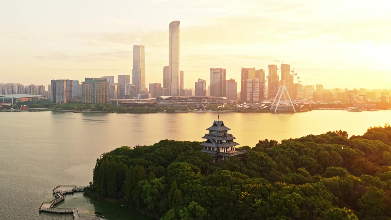 苏州金鸡湖城景视频素材画面1