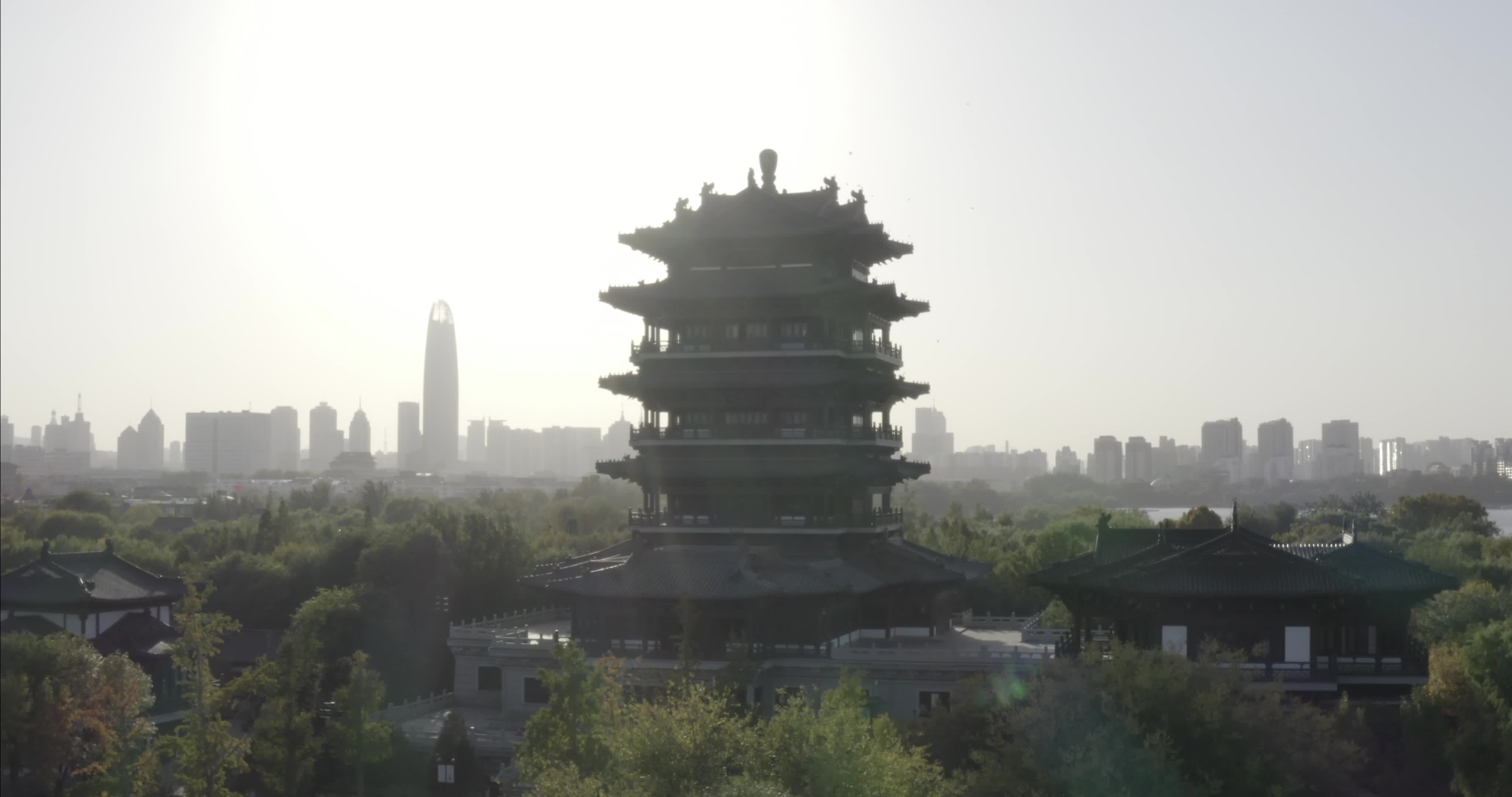 大明湖超然楼4klog航拍超清【原创】视频素材画面1