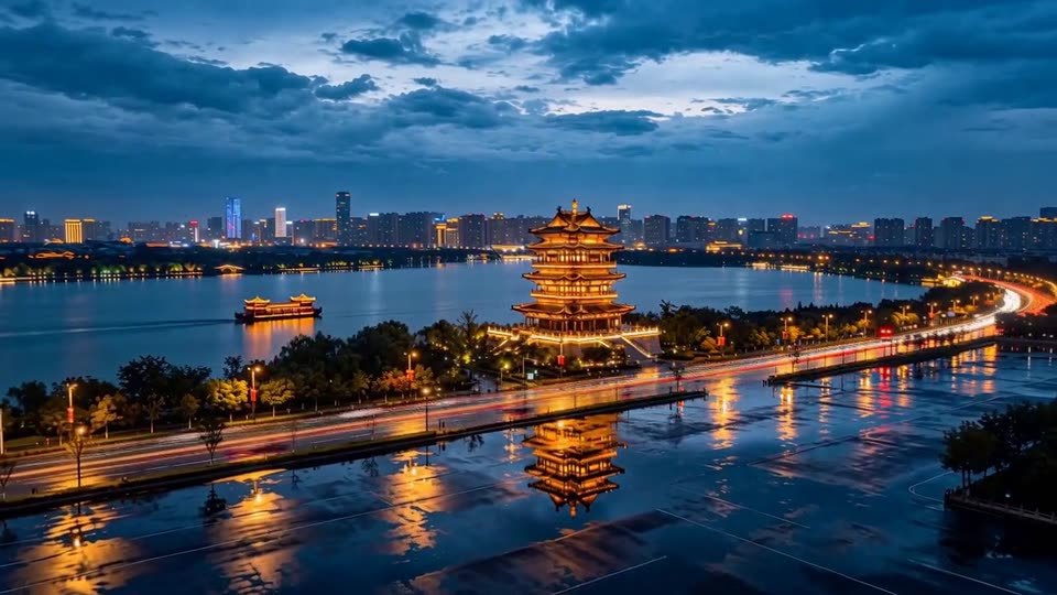 济南超然楼雨夜夜景航拍视频素材画面1