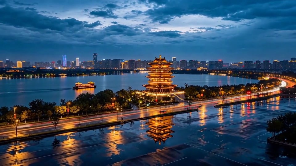 济南超然楼雨夜夜景航拍视频素材画面2