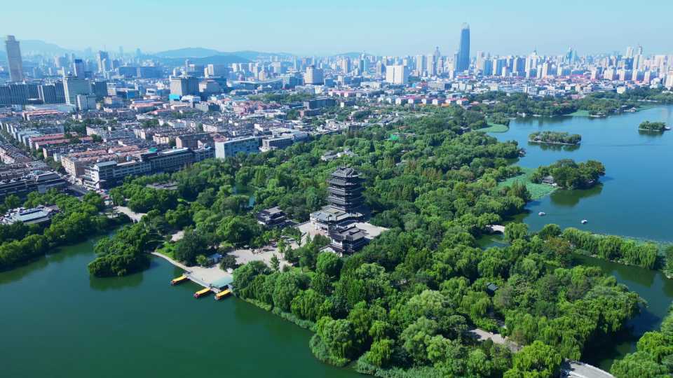 济南大明湖超然楼航拍【4K60】视频素材画面3