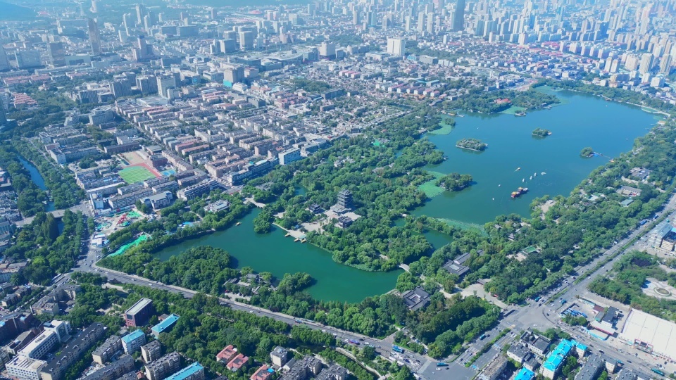 济南大明湖全景航拍【4K60】视频素材画面4