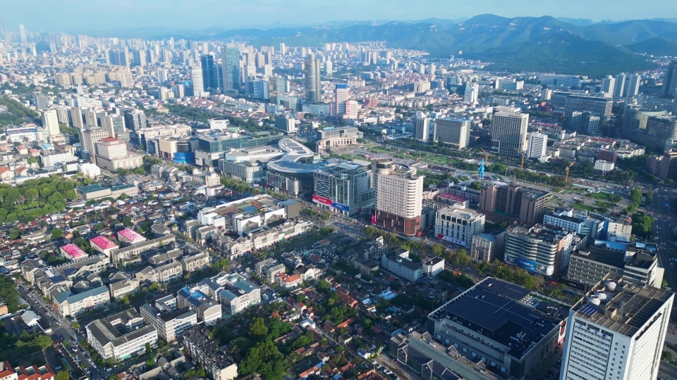 济南大明湖城市风光航拍【4K60】视频素材画面1