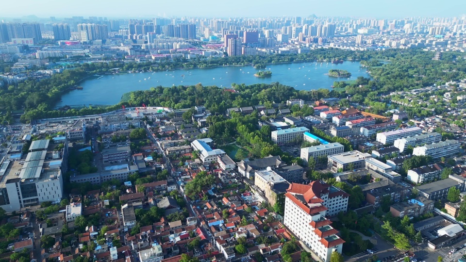 济南大明湖城市风光航拍【4K60】视频素材画面3