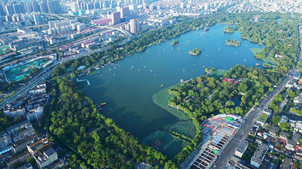 济南大明湖公园航拍【4K60】视频素材画面2