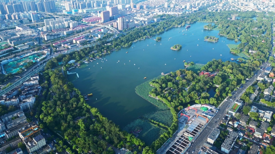 济南大明湖公园航拍【4K60】视频素材画面4