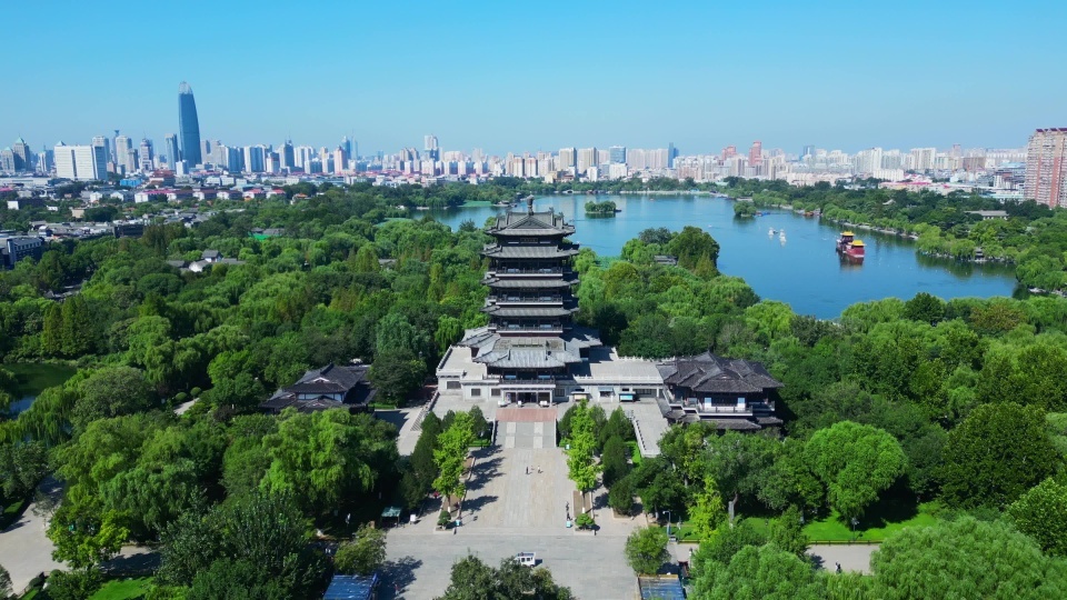 济南大明湖超然楼航拍【4K60】视频素材画面3