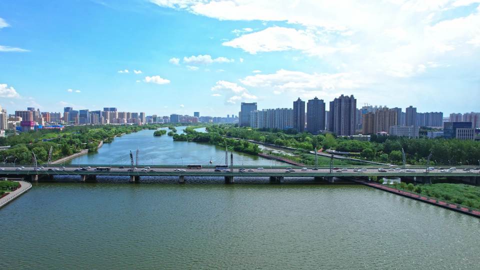 4K原创 山西太原南内环汾河桥梁航拍城市视频素材画面2