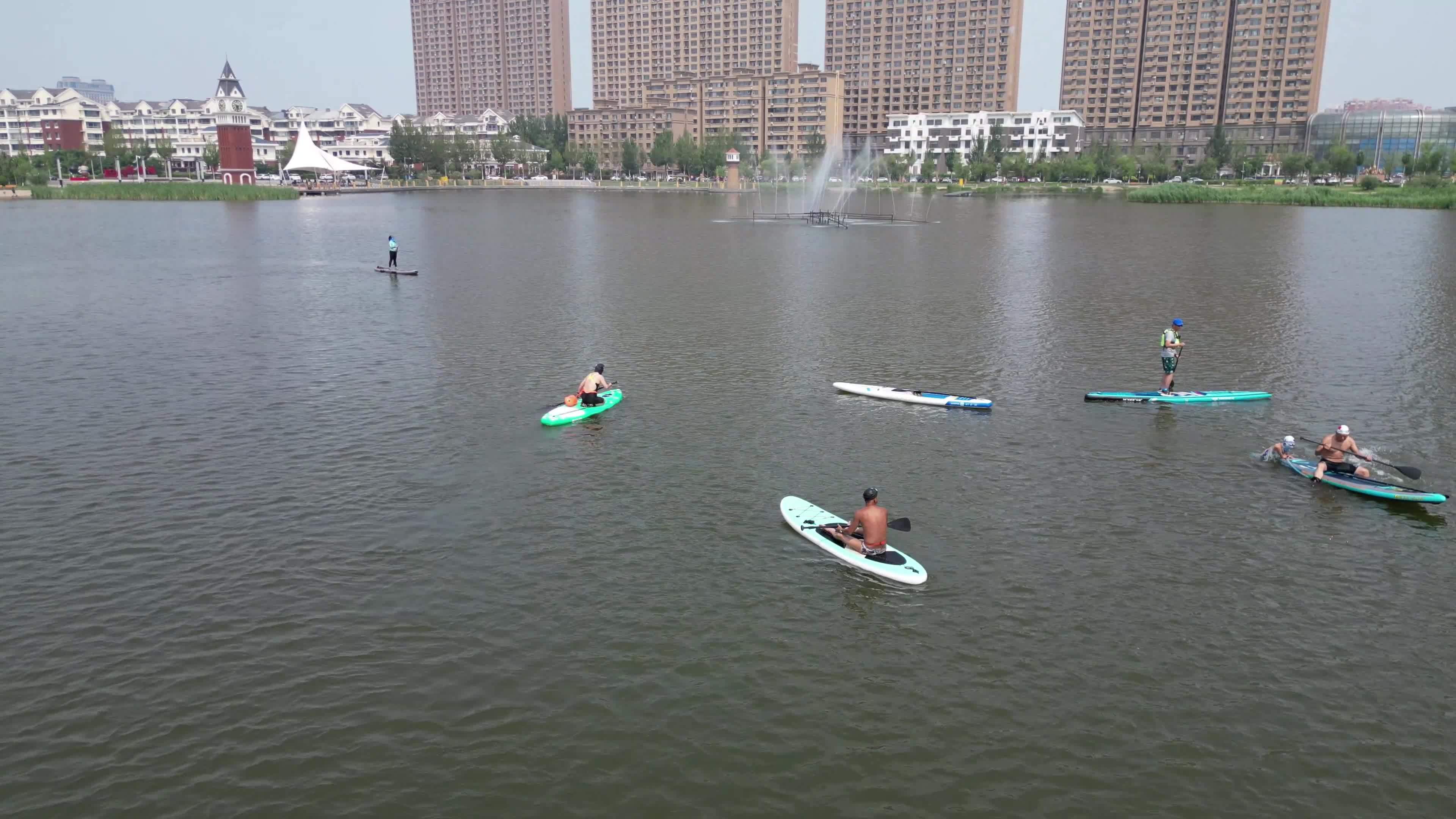 大庆让胡路区新潮湖单桨船视频素材画面3