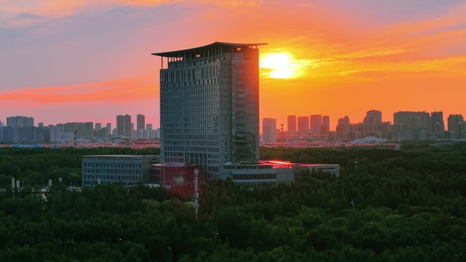 大庆油田公司办公楼视频素材画面3