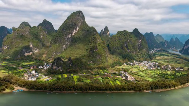 初春里的青山绿水视频素材