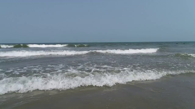 航拍湛江：湛江东海岛海边白昼景观视频素材