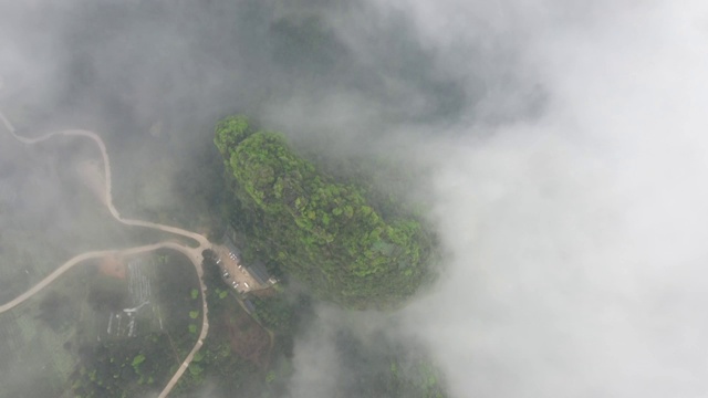 云雾缭绕在漓江山水视频素材