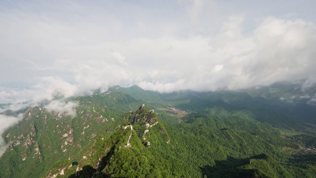 雨后箭扣长城云雾缭绕视频素材