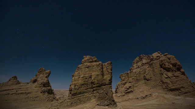 青海俄博梁魔鬼城星空延时素材视频下载