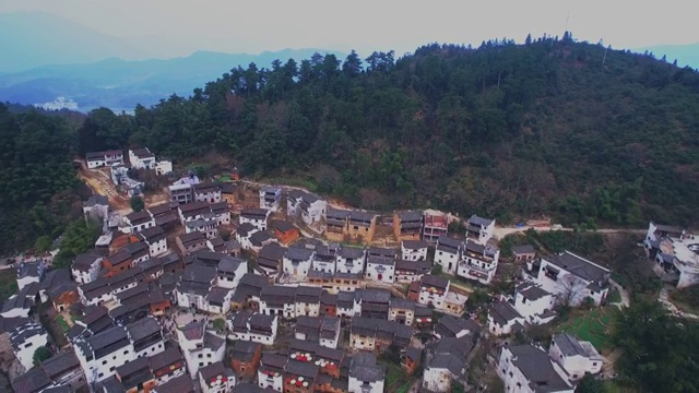 航拍中国江西上饶市婺源县江湾镇篁岭景区晒秋全景视频素材